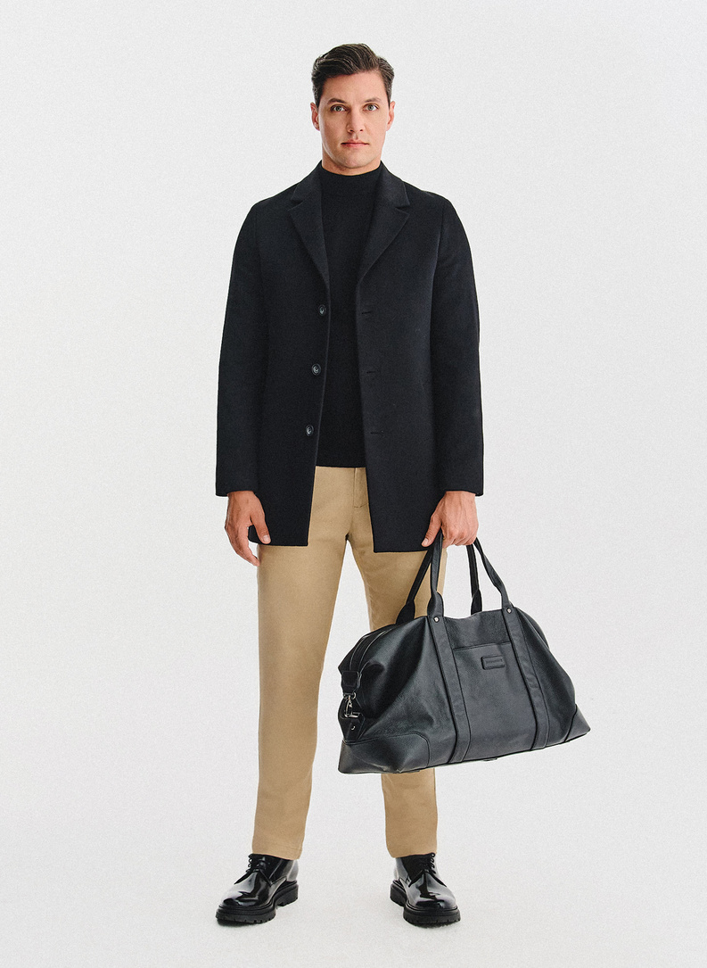 Juodas lietpaltis su vilna