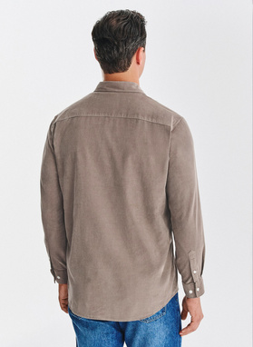 Rudi kordinio velveto marškiniai su kišenėmis ant krūtinės