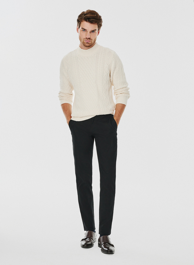 Juodos spalvos vyriškos kelnės be raštų