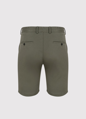 Žali vyriški šortai be raštų