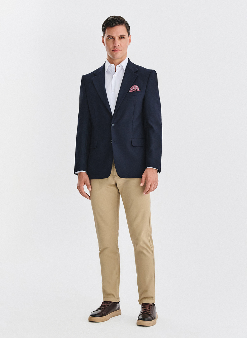 Tamsiai mėlynos spalvos vilnonis švarkas