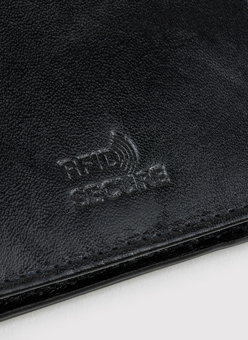 Juoda odinė vyriška piniginė su banknotų spaustuku