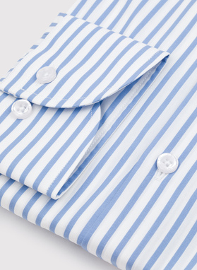 Medvilniniai vyriški marškiniai mėlynomis juostelėmis
