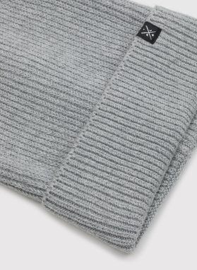 Pilkos spalvos medvilninė kepurė