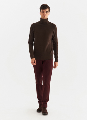 Bronzos spalvos megztinis su golfu