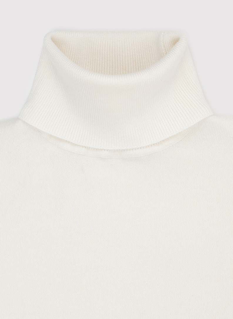 Baltos spalvos vyriškas golfas