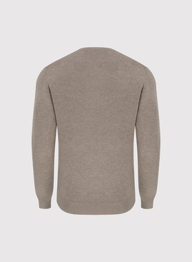 Šviesiai rudas vyriškas megztinis su V apykakle