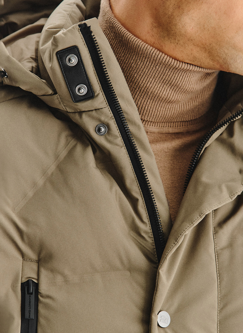 Smėlinė žieminė vyriška striukė