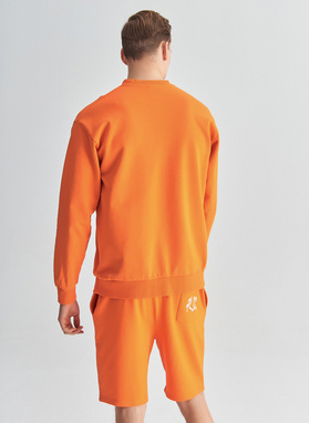 Oranžinis didelio dydžio bluzonas apvalia iškirpte C22SF-2B-001-P-0
