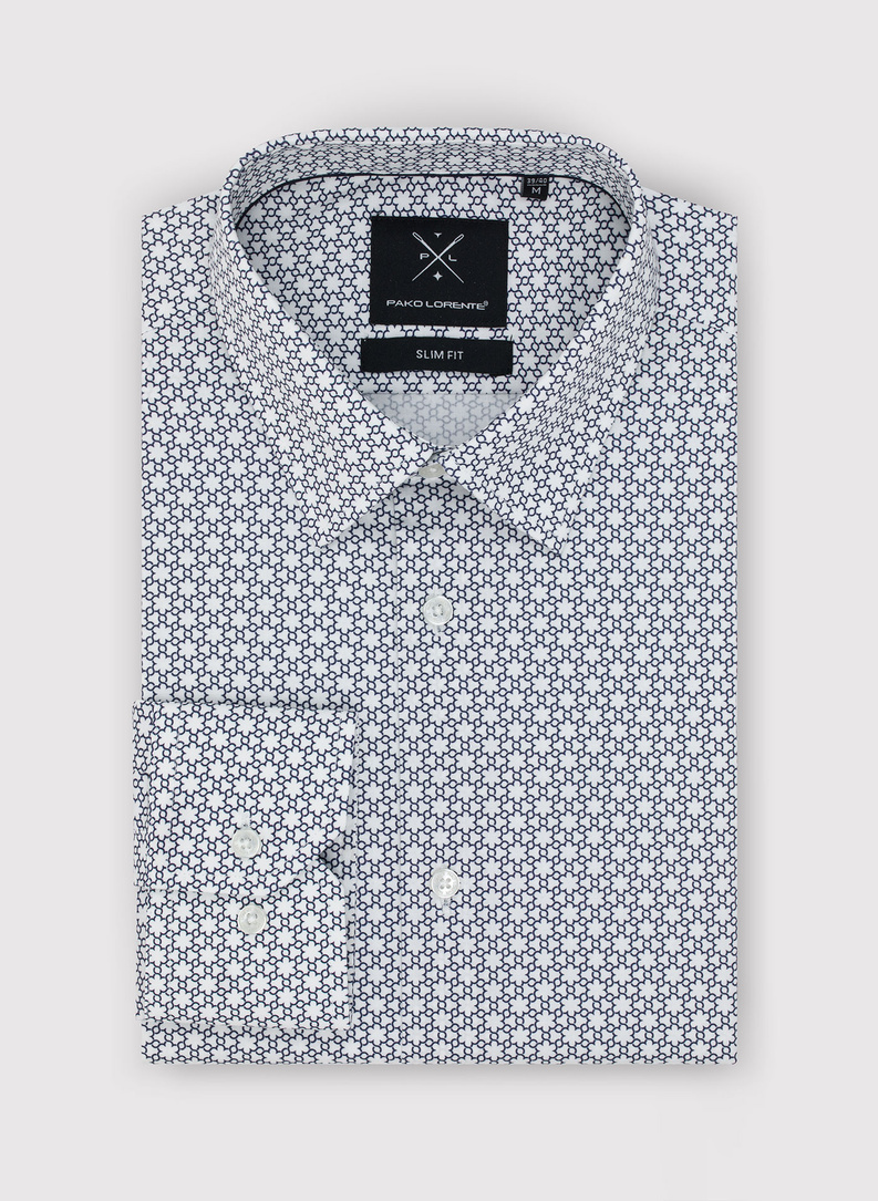 Balti vyriški marškiniai tamsiai mėlynu raštu