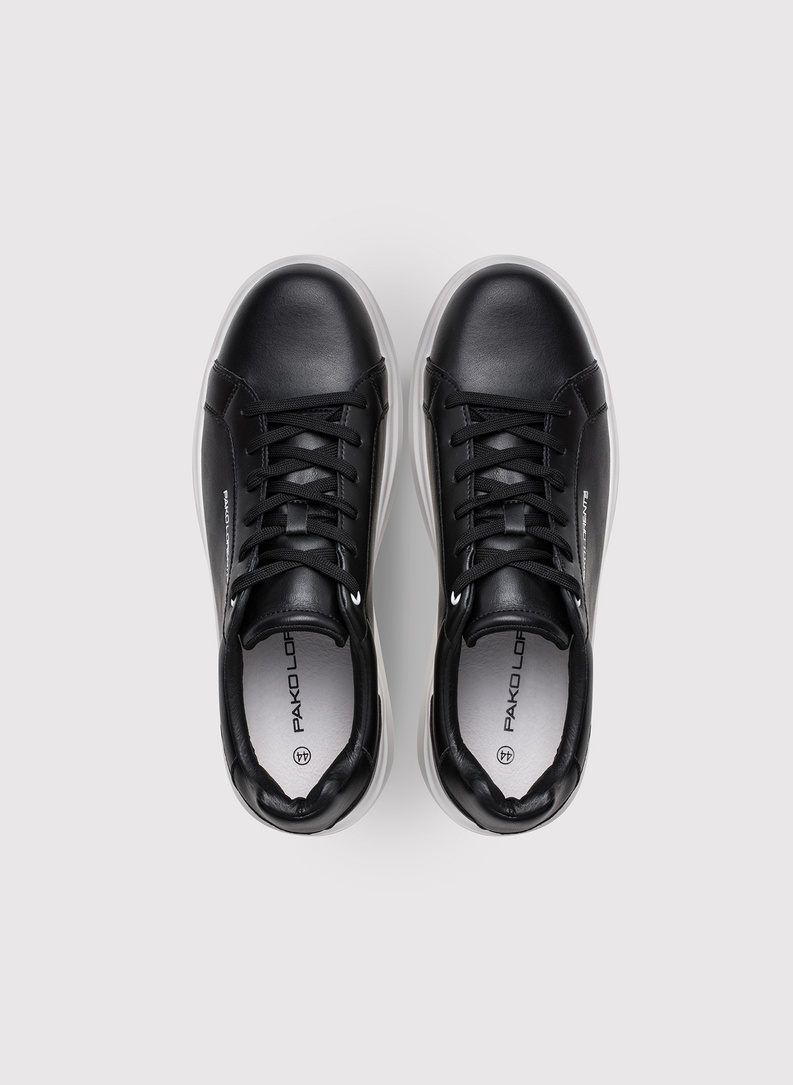 Juodi vyriški sportbačiai su PL logotipu