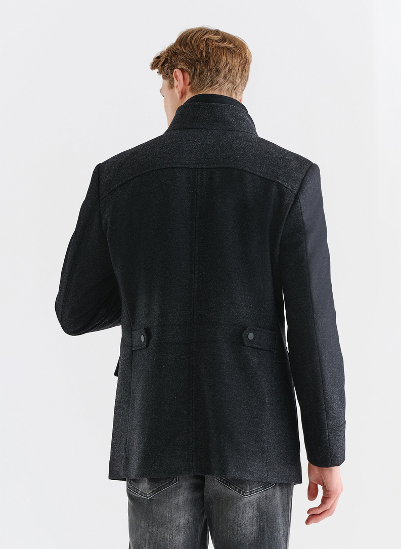 Pilkas trumpas vyriškas lietpaltis su vilna ir kašmyru