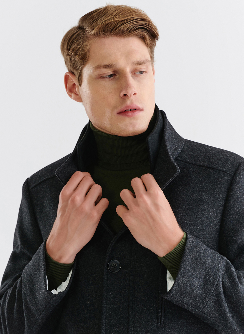 Pilkas trumpas vyriškas lietpaltis su vilna ir kašmyru