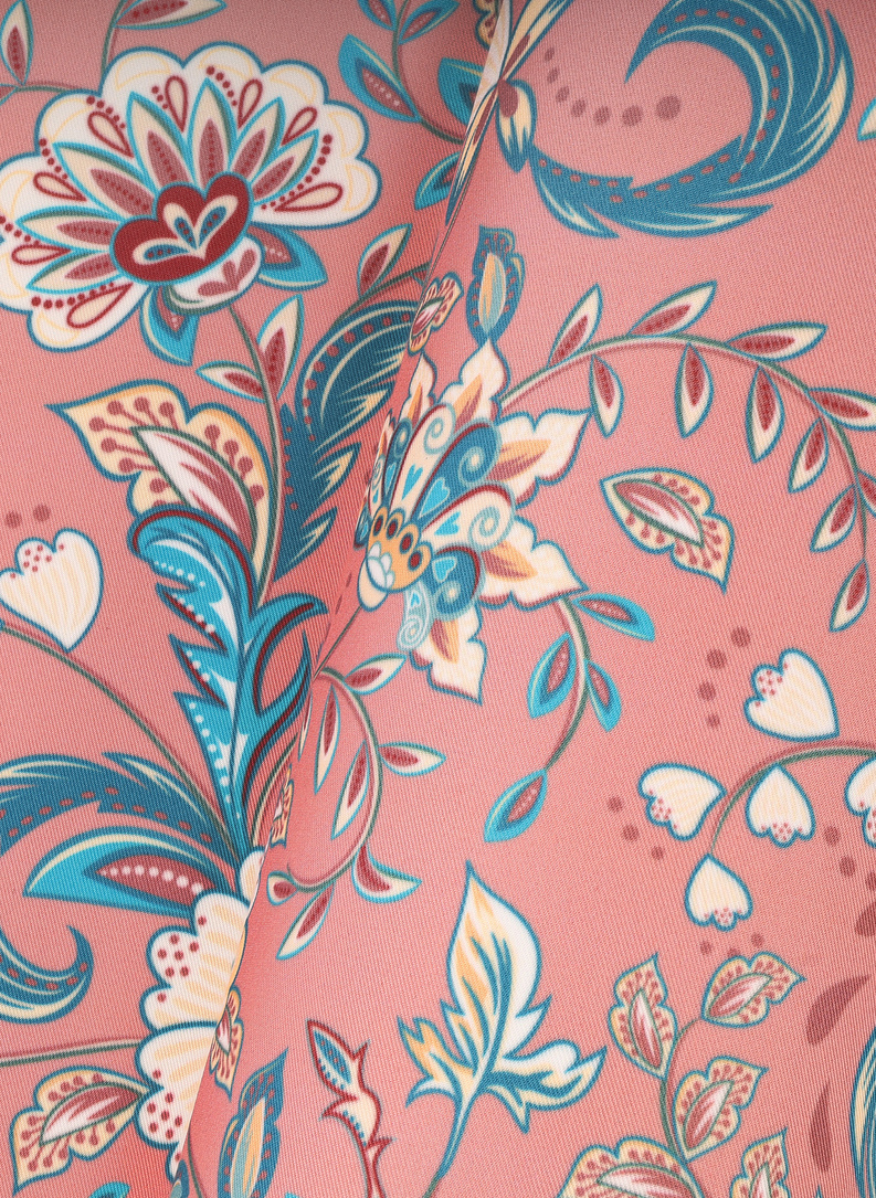 Rožinė kišeninė nosinaitė gėlių raštu