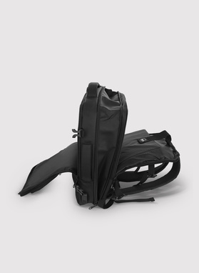 Juoda vyriška kuprinė su USB