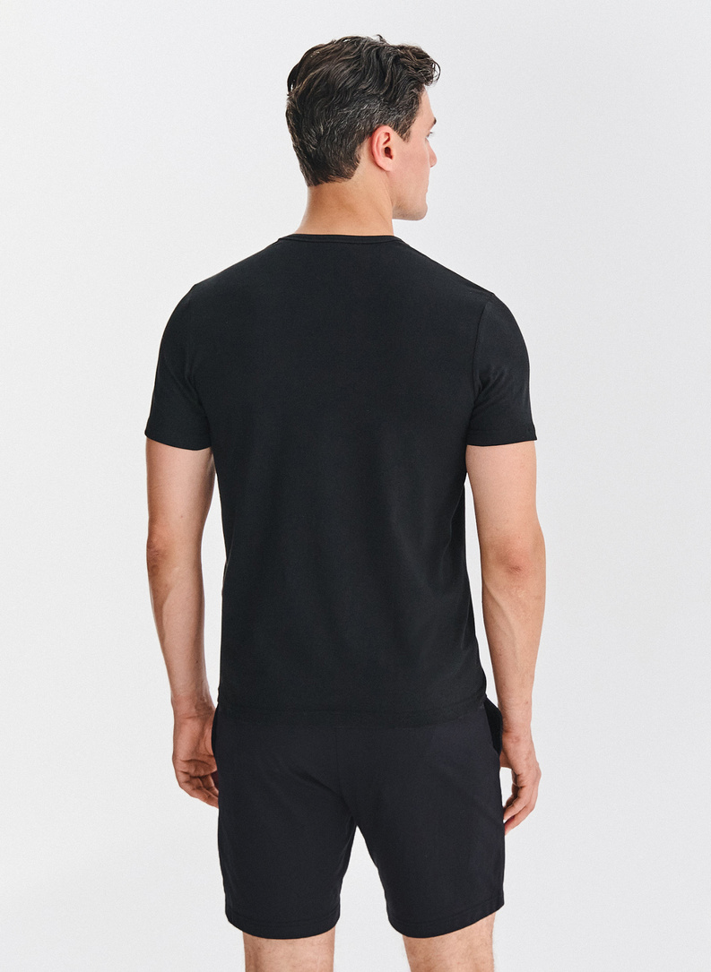 Dvejų juodos spalvos vyriškų T marškinėlių pakuotė