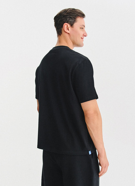 Juodi didžiulio dydžio T marškinėliai