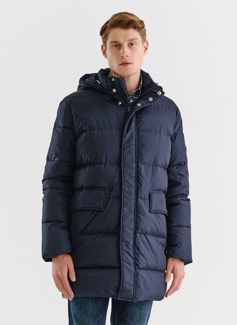 Tamsiai mėlyna ilga dygsniuota striukė