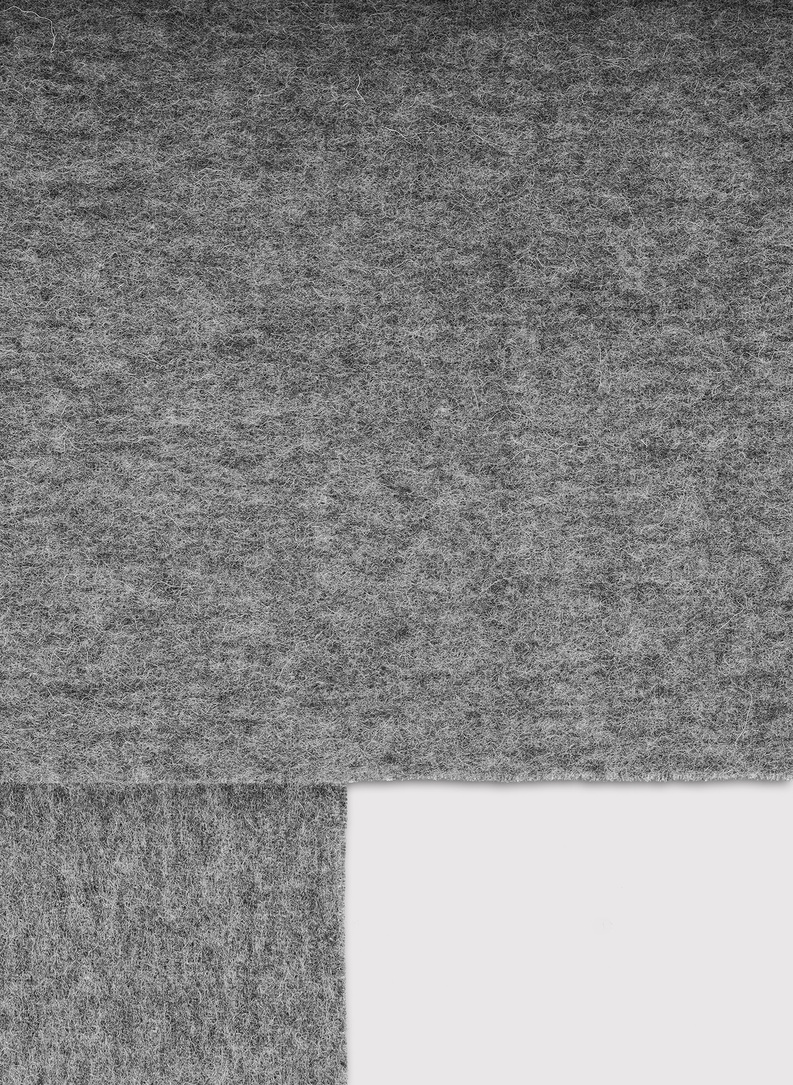 Pilkas vilnonis šalikas