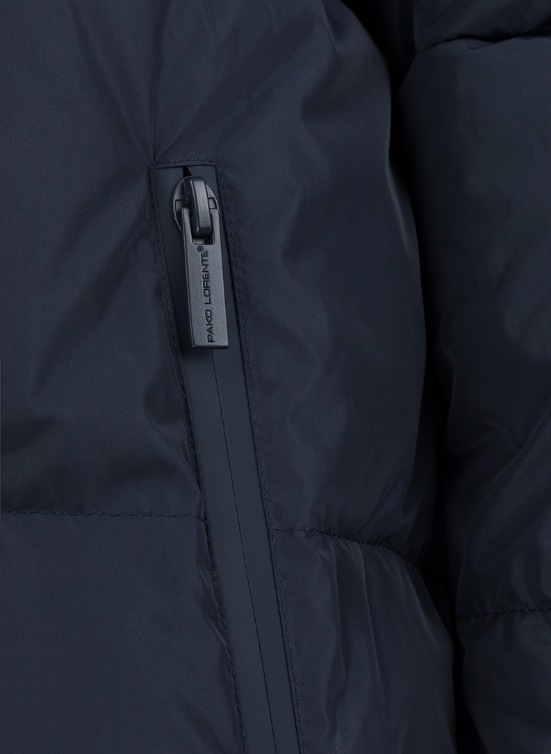 Tamsiai mėlyna žieminė vyriška striukė