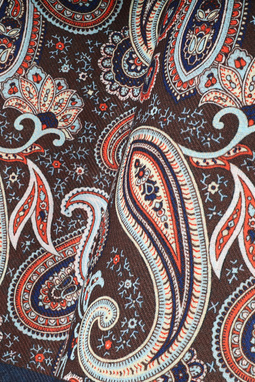 Dvipusė vyriška kišeninė nosinaitė peislio raštu