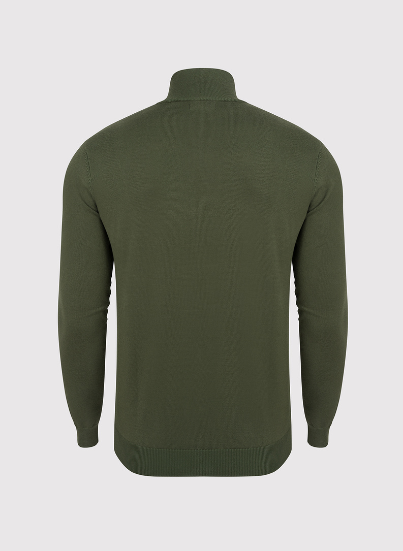 Žalias megztinis su užtrauktuku sagstoma aukšta stačia apykakle