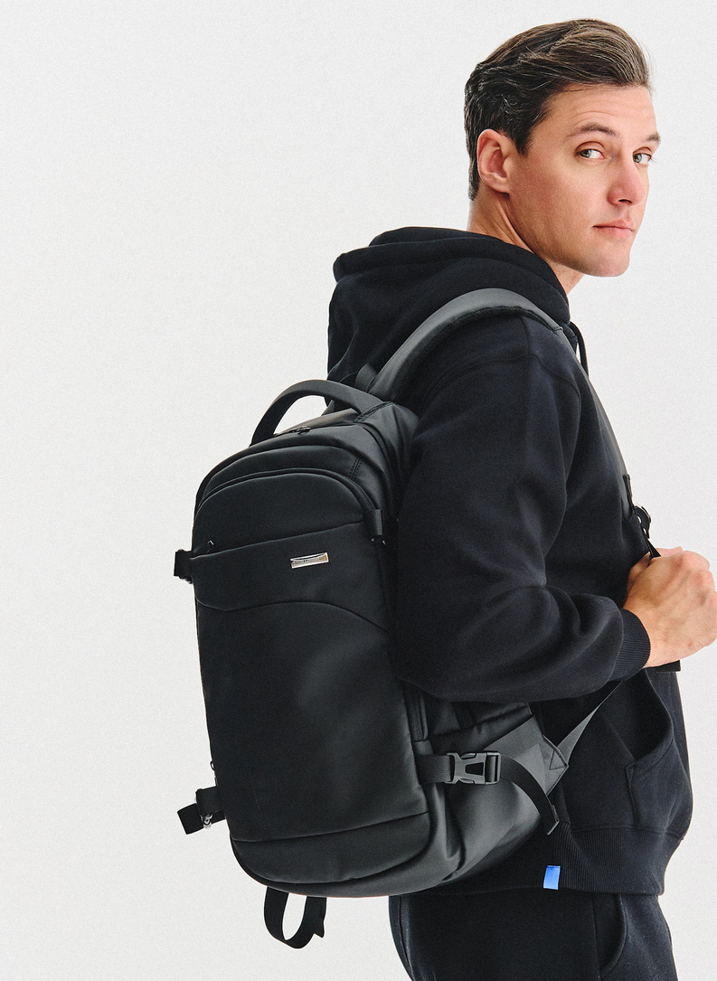 Juoda vyriška kuprinė