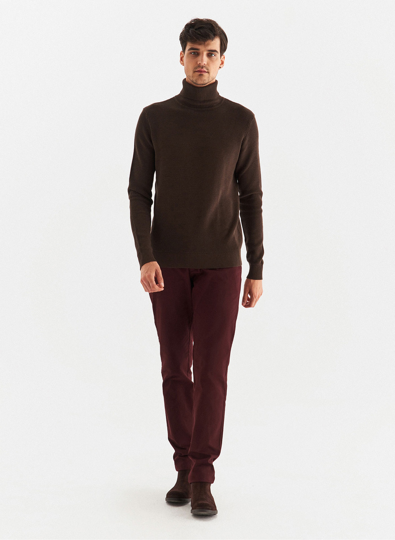 Bronzos spalvos megztinis su golfu