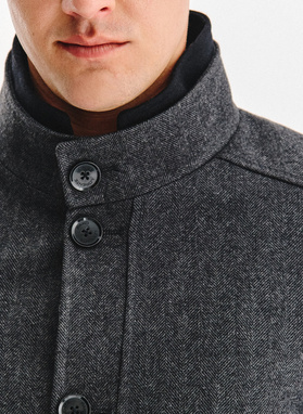 Sagomis sagstomas pilkas lietpaltis