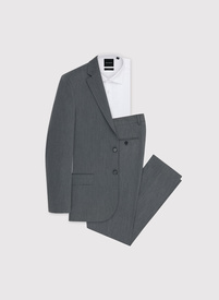 Pilkas vyriškas kostiumas