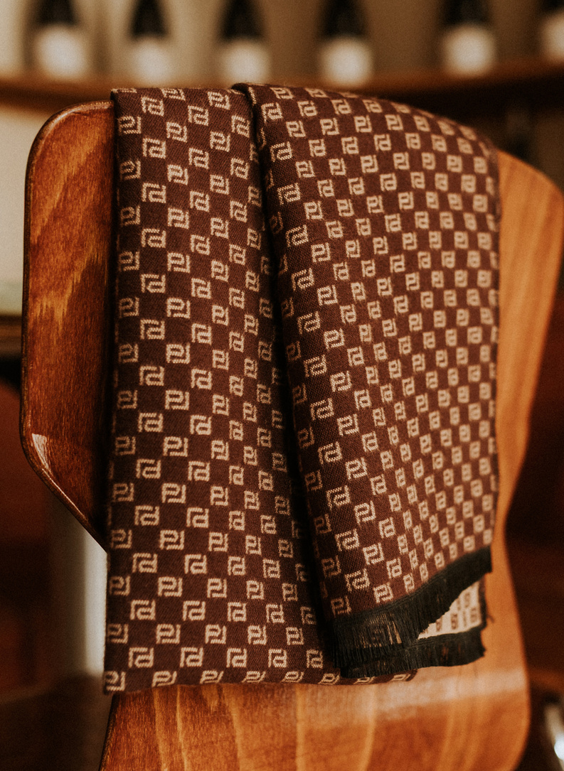 Rudas vyriškas šalikas su smėliniu žiedu su PL spaudu