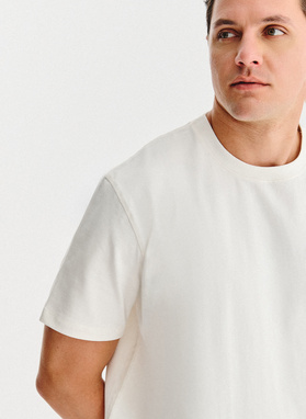 Balti didžiulio dydžio T marškinėliai