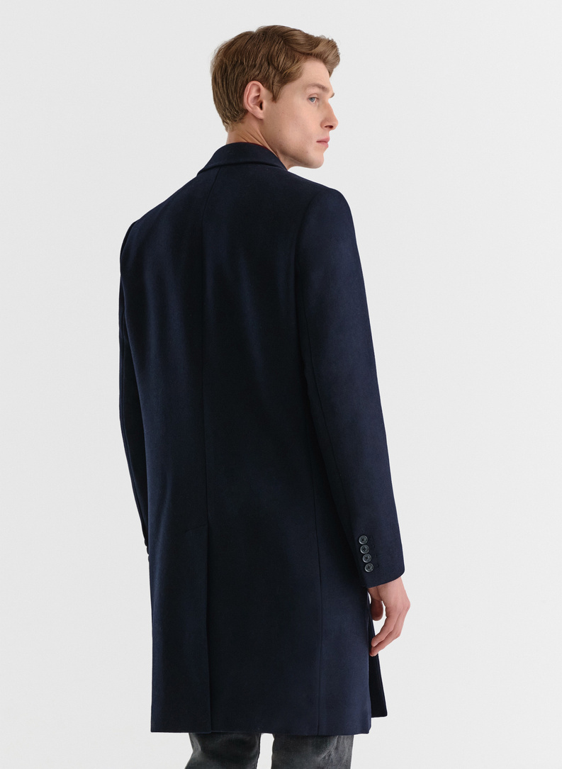 Tamsiai mėlynos spalvos dvieilis vyriškas lietpaltis