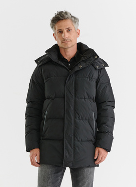 Juoda žieminė vyriška striukė