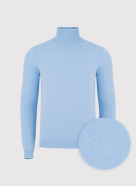 Šviesiai mėlynas vyriškas golfas be raštų