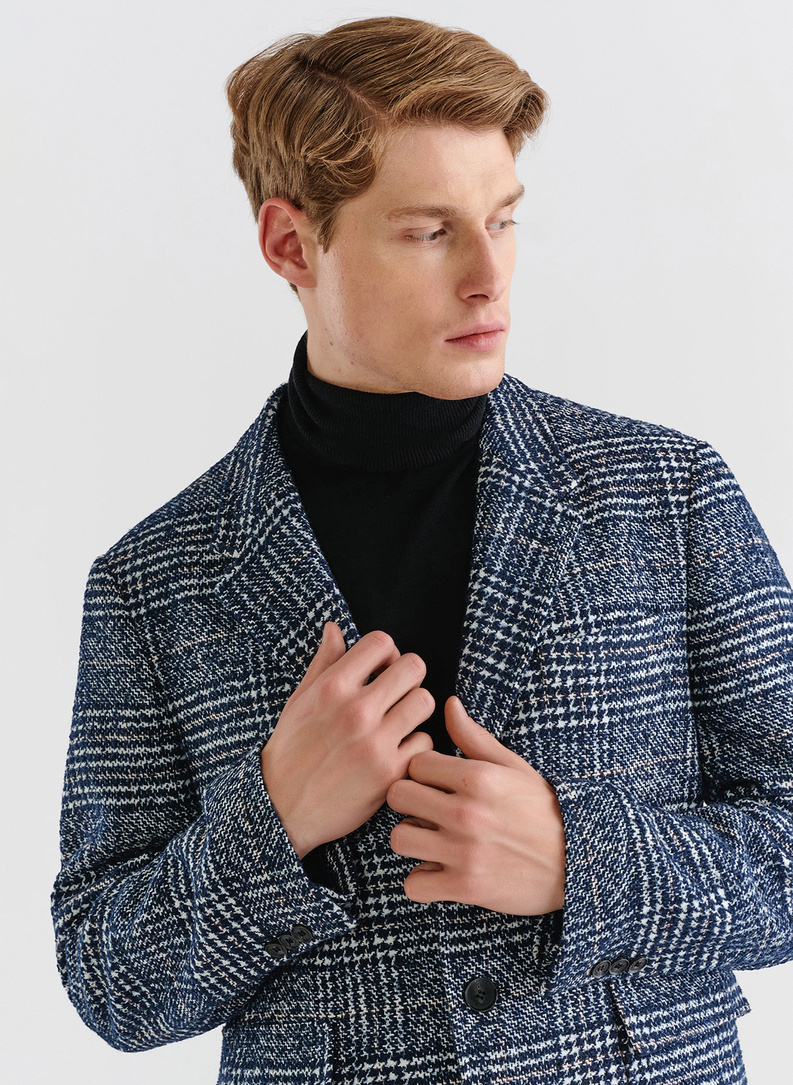 Tamsiai mėlynas languotas vyriškas lietpaltis