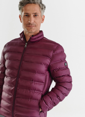 Vyšninės spalvos trumpa dygsniuota striukė