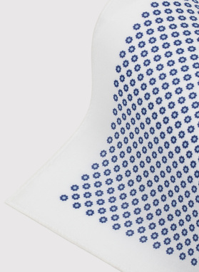 Balta kišeninė nosinaitė mikroraštu