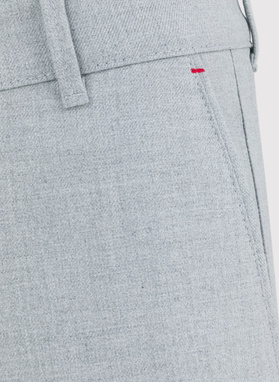 Pilkos vyriškos kelnės