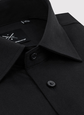 Juodi vyriški marškiniai