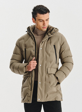 Smėlinė žieminė vyriška striukė