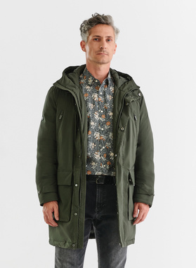 Žalia vyriška striukė, pripildyta natūralių pūkų