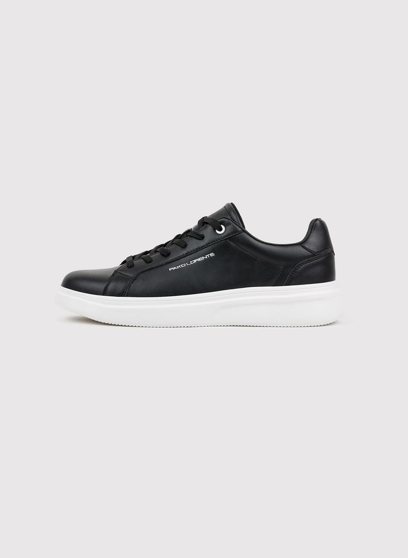 Juodi vyriški sportbačiai su PL logotipu