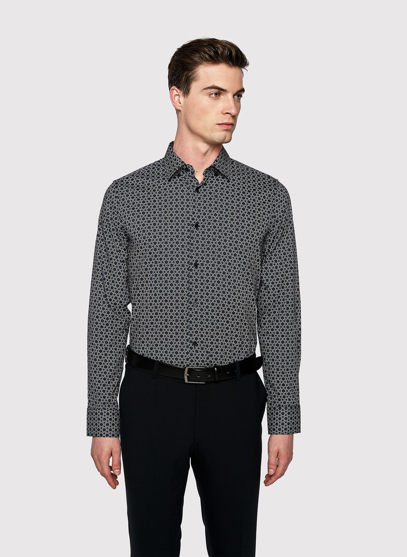 Tamsiai mėlyni vyriški marškiniai baltu raštu