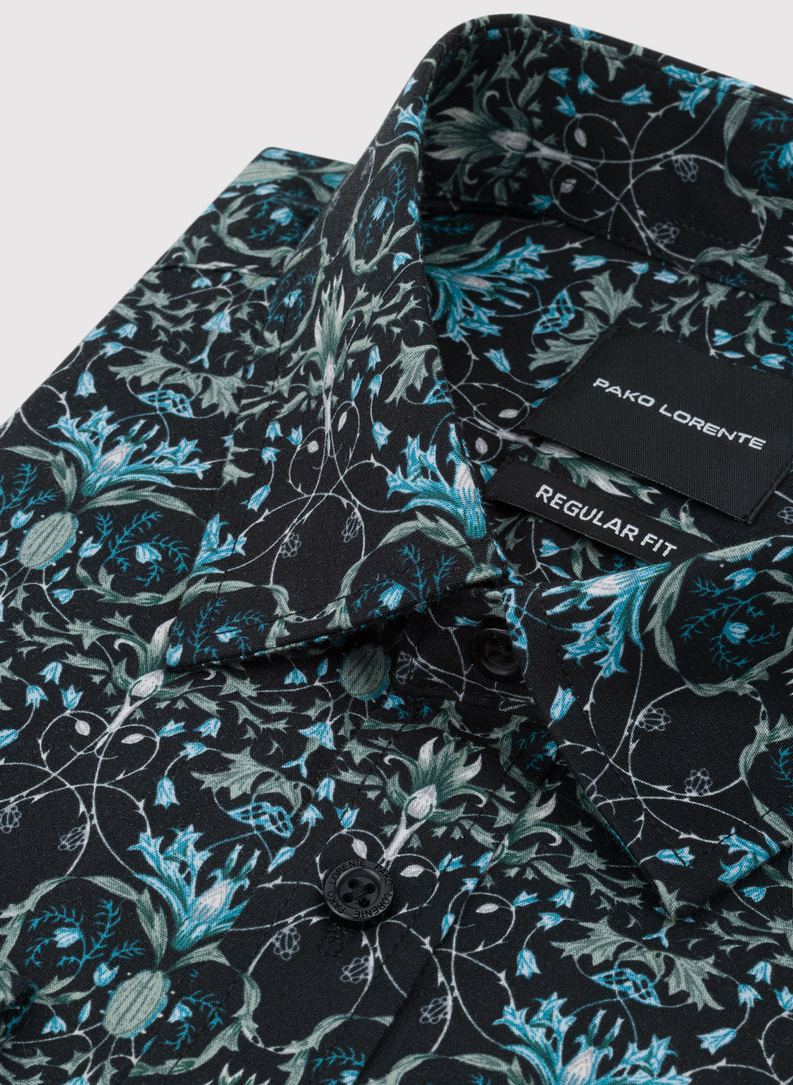 Juodi marškiniai turkio gėlėmis