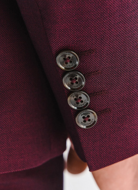 Tamsiai raudonas kostiuminis švarkas