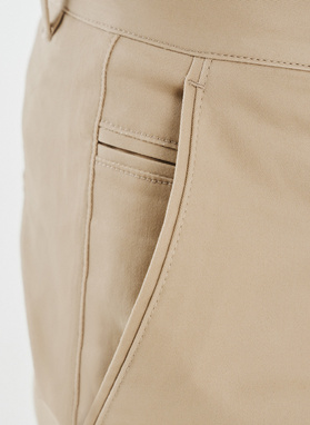 Smėlio spalvos vyriškos kelnės be raštų
