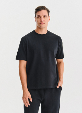 Juodi didžiulio dydžio T marškinėliai