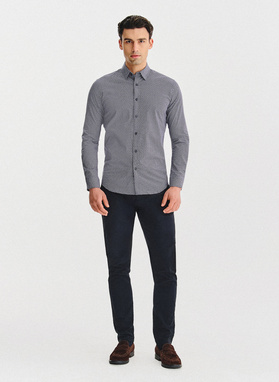 Tamsiai mėlyni gėlėti marškiniai