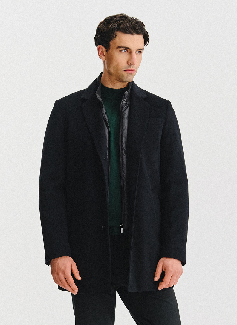 Juodas vyriškas lietpaltis su vilna